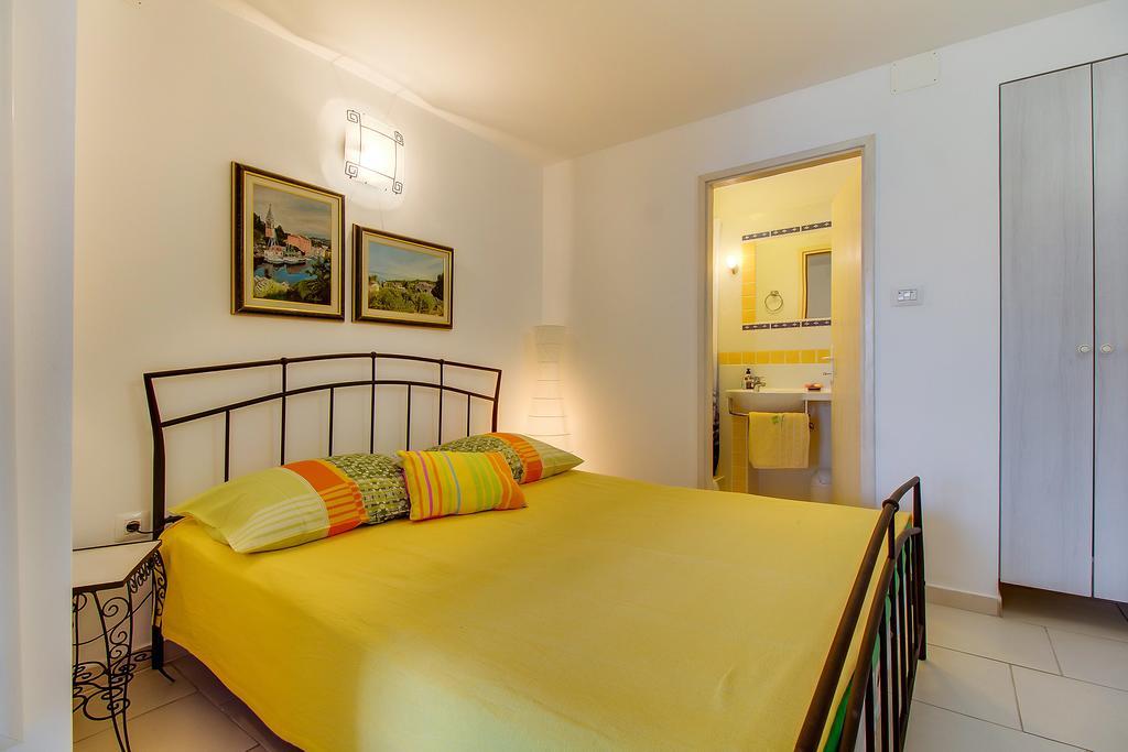 Apartment Neno - Terrace & Parking Veli Lošinj Exterior foto