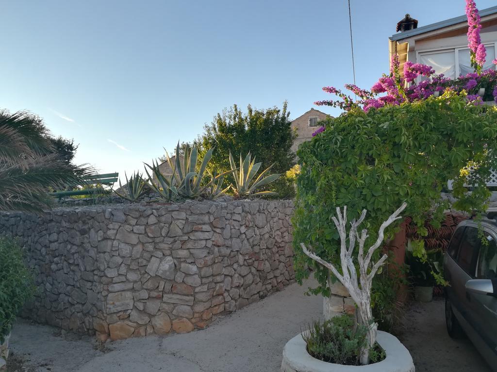 Apartment Neno - Terrace & Parking Veli Lošinj Exterior foto